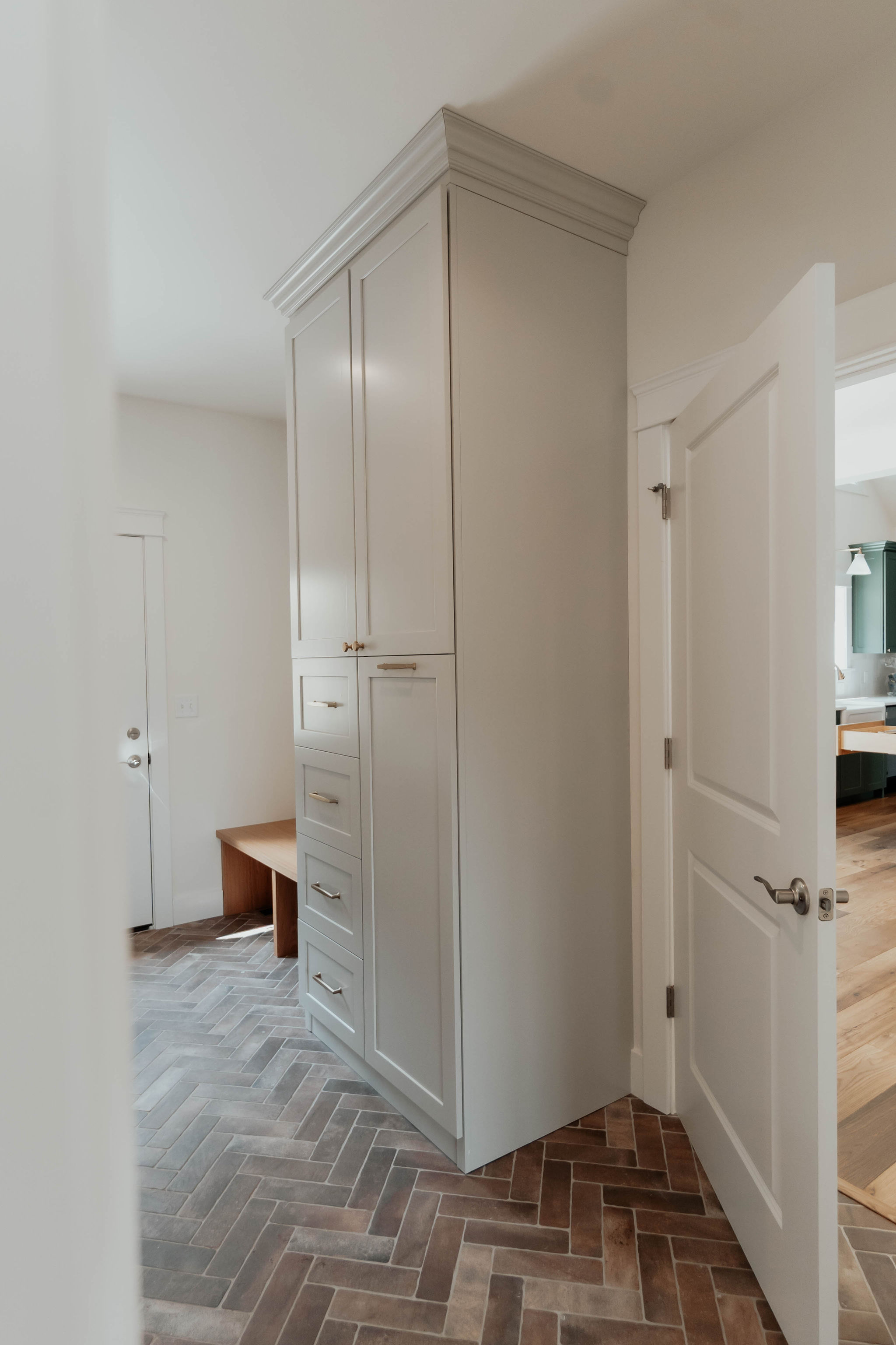 Classic Closet Design - Image 10