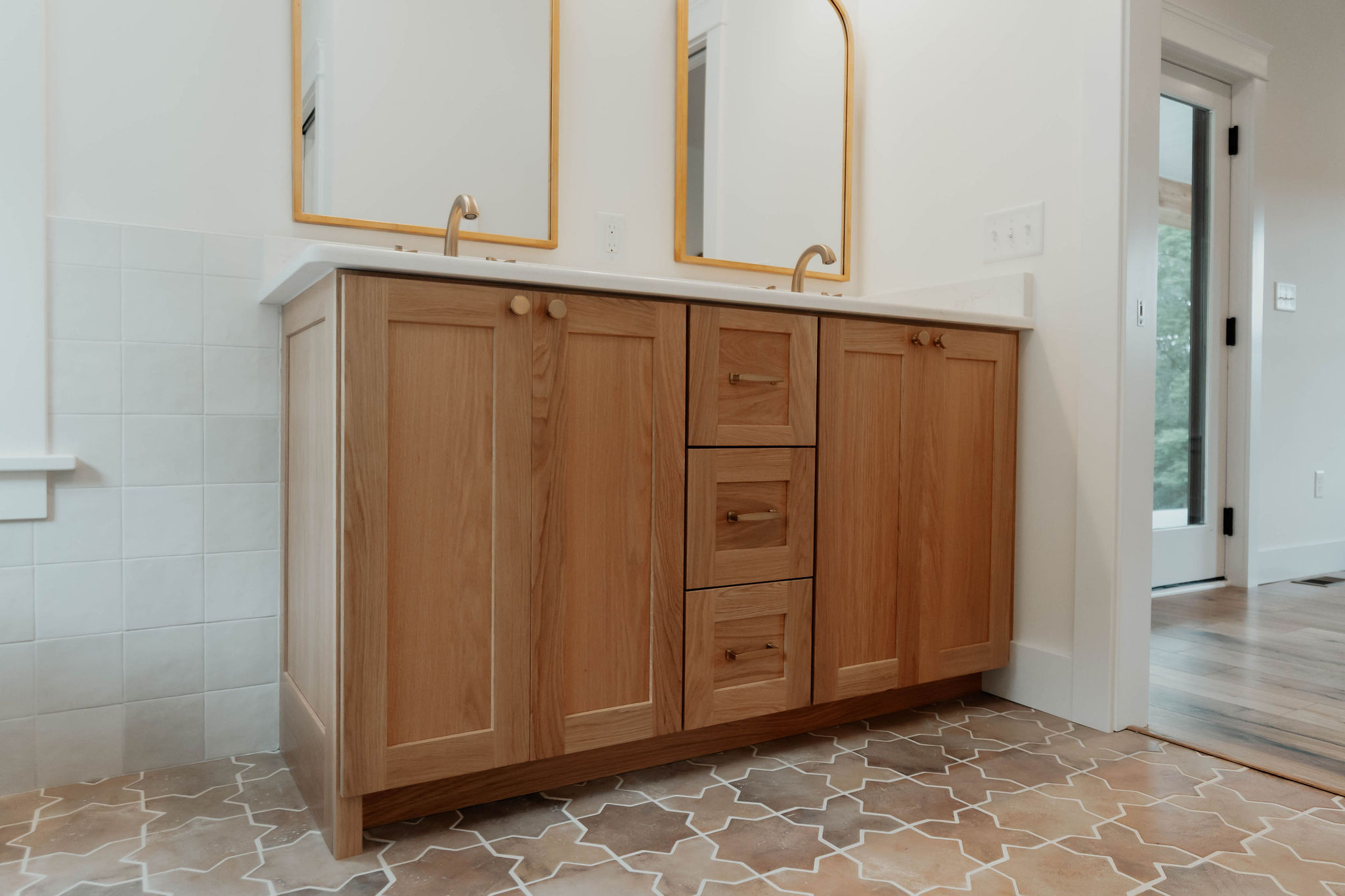 Classic Closet Design - Image 16